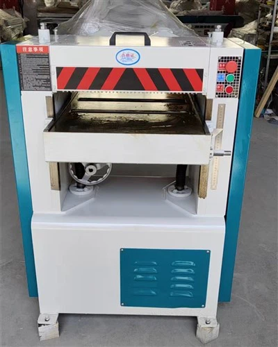 Kako zamijeniti remen na fugalici za drvene površine?